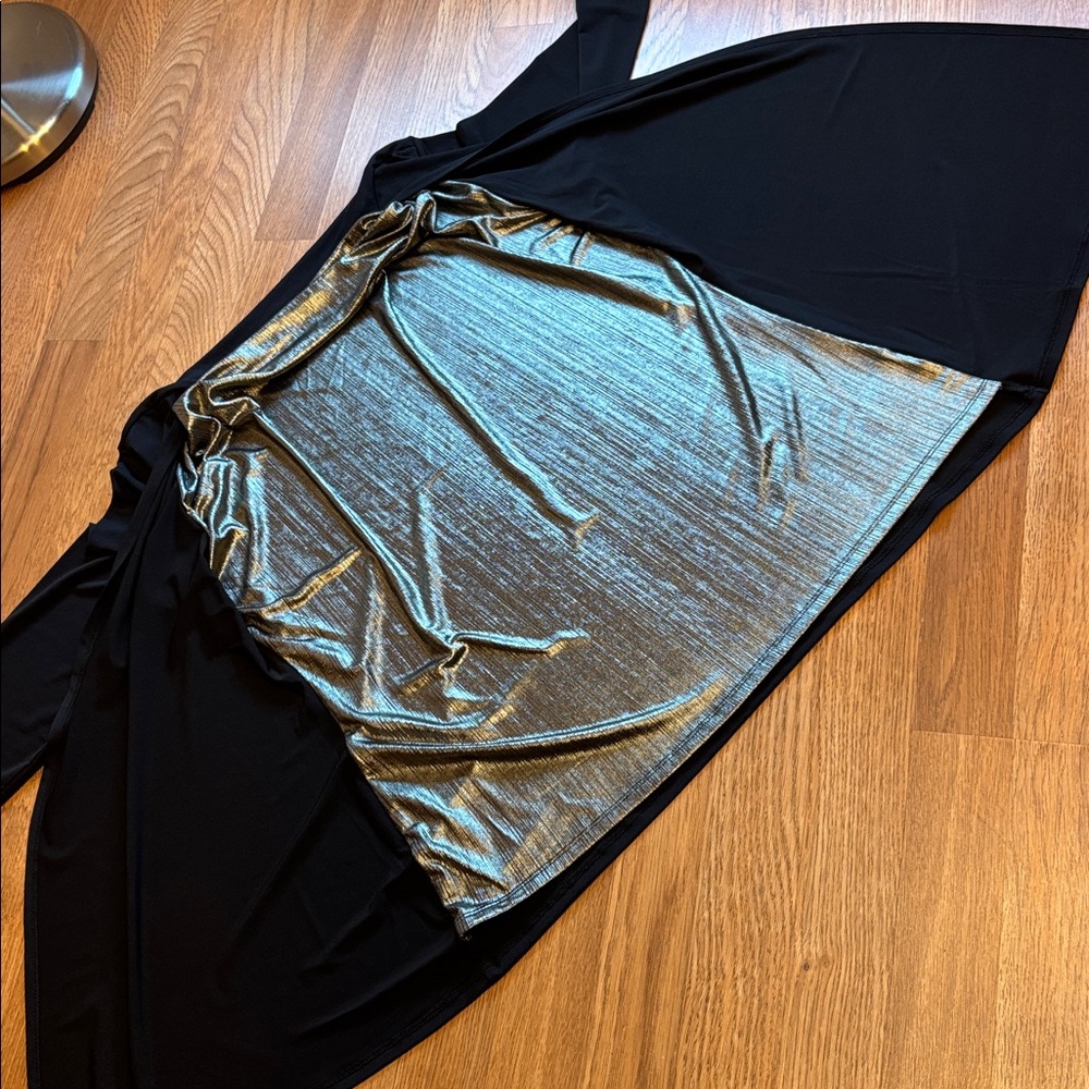 Jaclyn Smith Collection long sleeve black and gold metallic draped blouse Size L - Picture 8 of 17